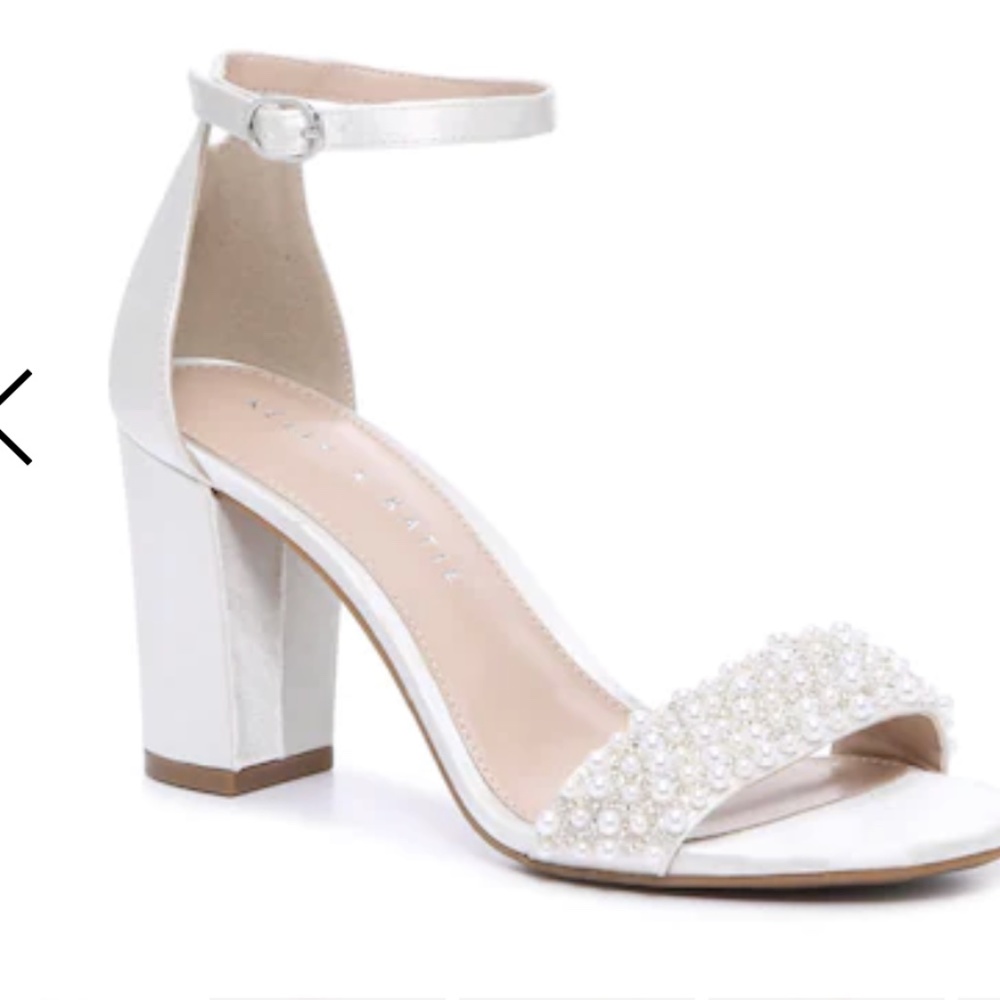 Kelly and Katie Hildie heel